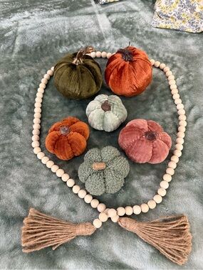 Multicolor Autumn 7 Piece Pumpkin And Beaded Garland Set